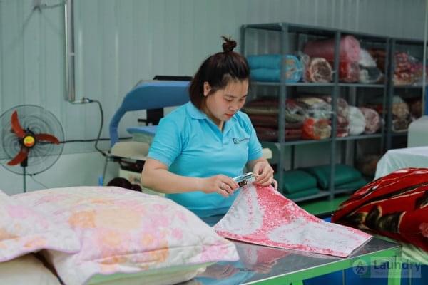 giat-la-hai-phong-az-laundry-giat-chan-hai-phong