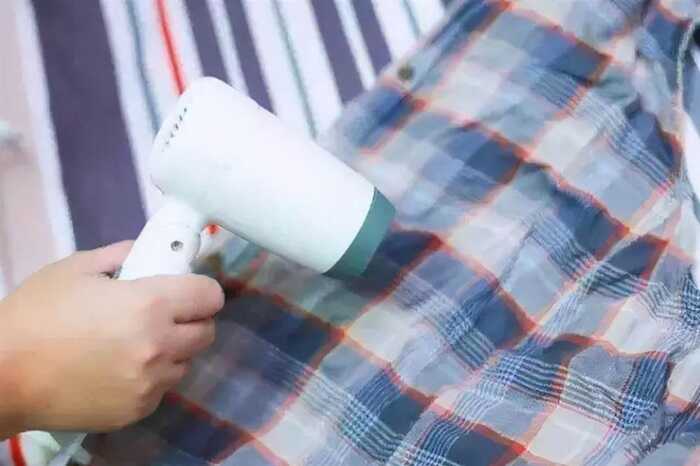 meo-lam-phang-quan-ao-khong-dung-ban-la-2